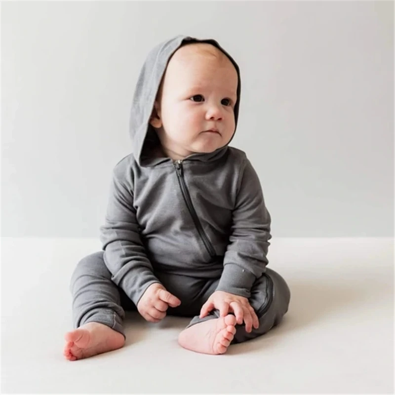 Wholesale women's summer cotton bamboo pyjamas set with custom little star print, contrast piping, and short sleeves, perfect for loungewear collections.
