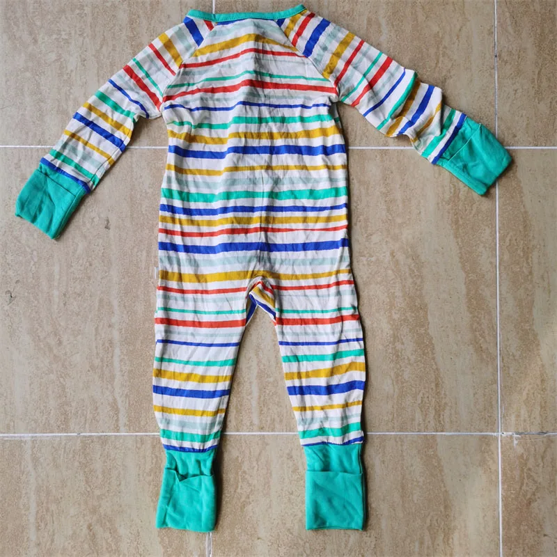 Wholesale bamboo Christmas Grinch pajamas for B2B retailers – eco-friendly, festive sleepwear perfect for holiday inventory and bulk orders.