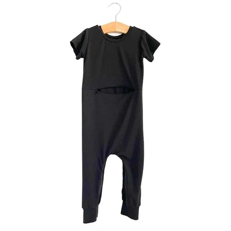 Wholesale boys' clothing sets in trendy designs and durable fabrics, perfect for retailers looking to stock quality kids' apparel.