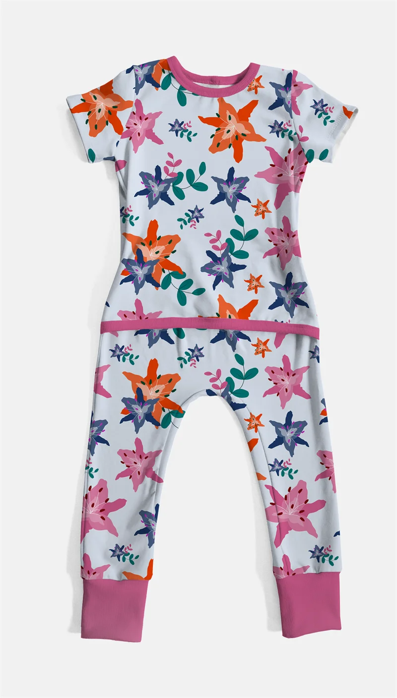 Wholesale footie baby rompers with zippers, designed for comfort and convenience. Perfect for retailers seeking high-quality infant apparel in bulk.