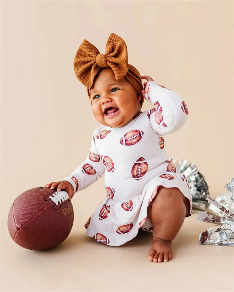 Wholesale long sleeve blank bubble romper for babies, perfect for customization and bulk orders in the B2B clothing industry.