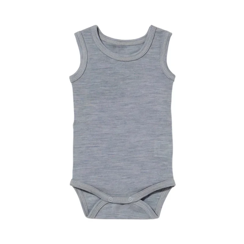 Comfortable bamboo pajamas in soft, breathable fabric, perfect for B2B wholesale buyers seeking sustainable and stylish sleepwear options.