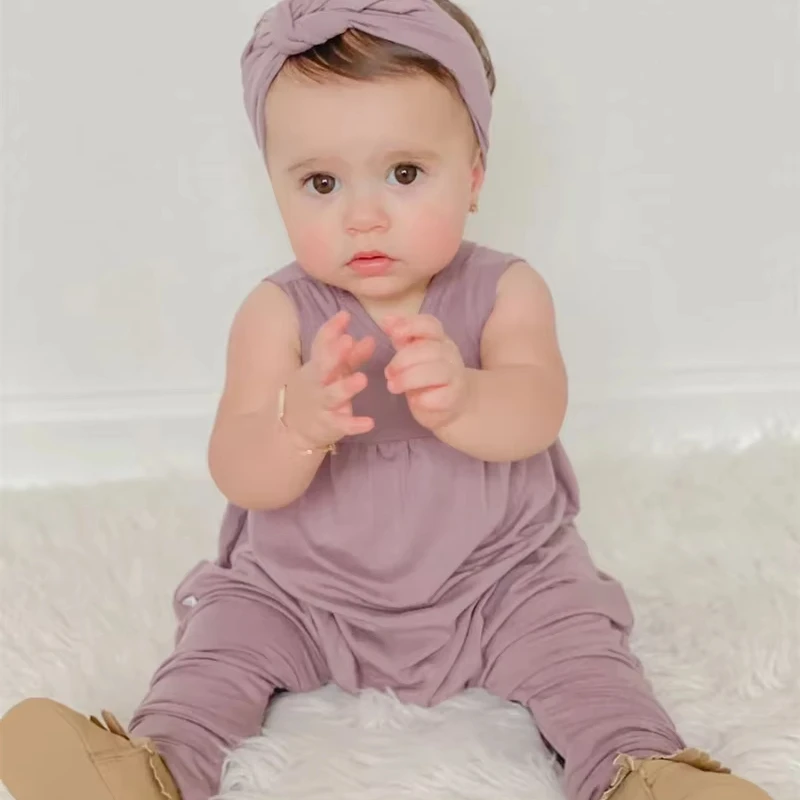 Stylish bamboo women pajamas in soft, breathable fabric for B2B wholesale buyers seeking sustainable, high-quality sleepwear products.