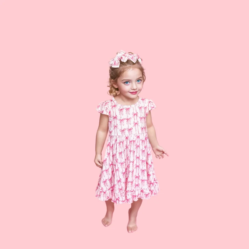 Soft bamboo newborn pajamas in customizable designs, perfect for B2B wholesale orders. Sustainable, high-quality babywear for retailers.