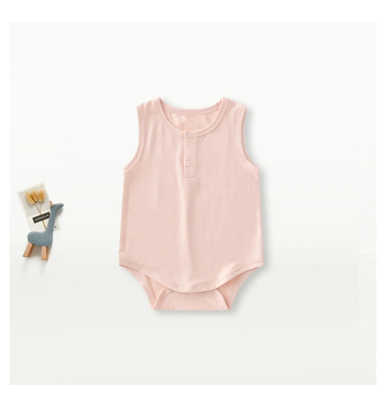 Wholesale girl newborn clothes in soft fabrics and adorable designs, perfect for retailers seeking quality baby apparel at competitive prices.