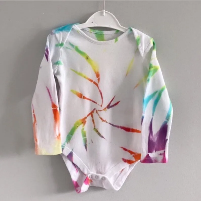 Eco-friendly kids bamboo pajama set in vibrant colors, ideal for B2B wholesale buyers seeking sustainable children's sleepwear options.