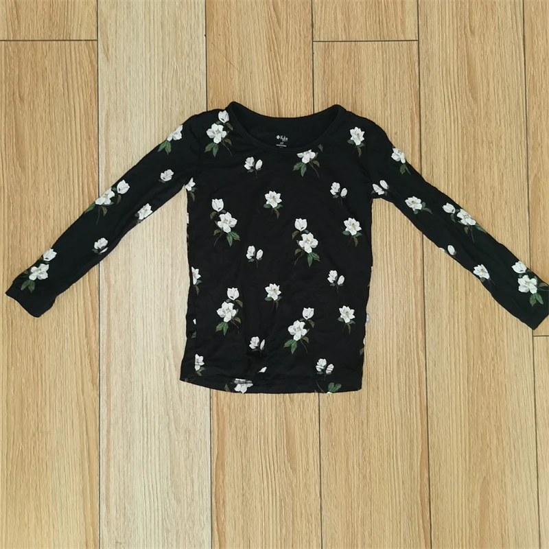 Cozy bamboo Christmas pajamas in festive designs, perfect for B2B wholesale buyers seeking sustainable and stylish holiday sleepwear collections.