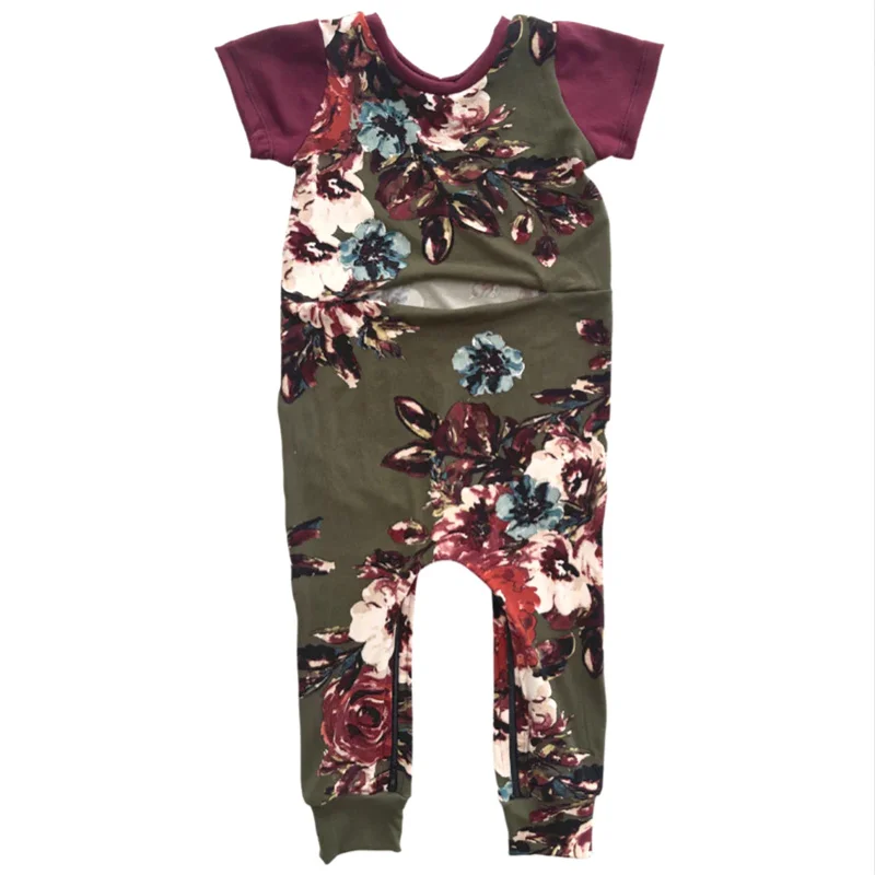 Wholesale baby Christmas romper with bell set, blank design, long sleeves, and bubble bottom – perfect for custom holiday inventory.