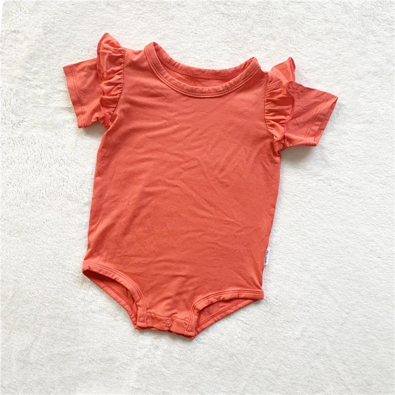 Trendy romper for women displayed on a mannequin, perfect for B2B wholesale buyers seeking stylish and high-quality fashion inventory.