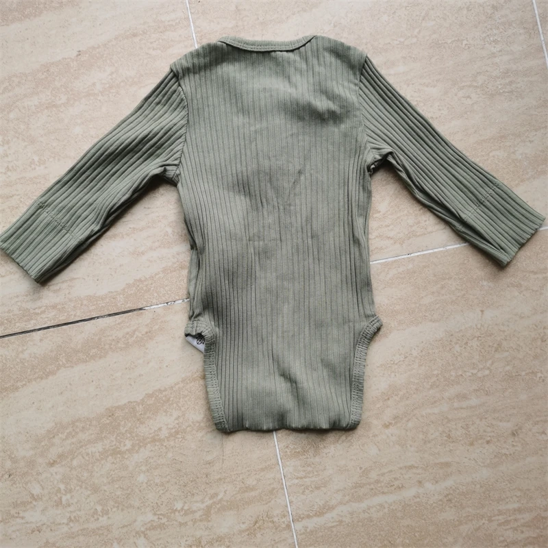 Wholesale autumn kids sleepwear: Cozy, stylish pajamas in seasonal designs, perfect for retailers seeking quality children's nightwear collections.