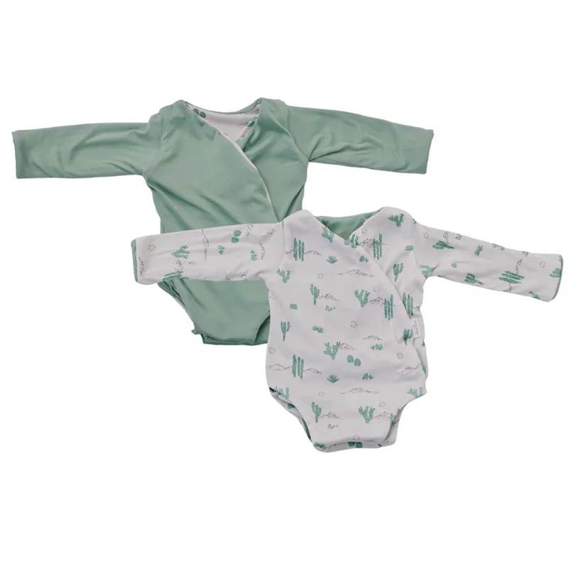 Festive family in matching Christmas pajamas, perfect for wholesale buyers seeking seasonal apparel to boost holiday retail sales.